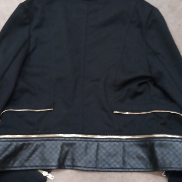 Jacket - Picture 5 of 5